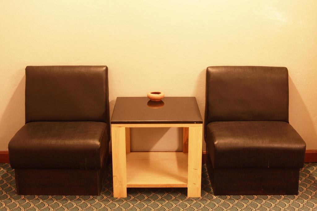 בנגקוק Pradipat Hotel מראה חיצוני תמונה