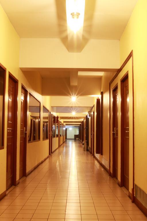 בנגקוק Pradipat Hotel מראה חיצוני תמונה